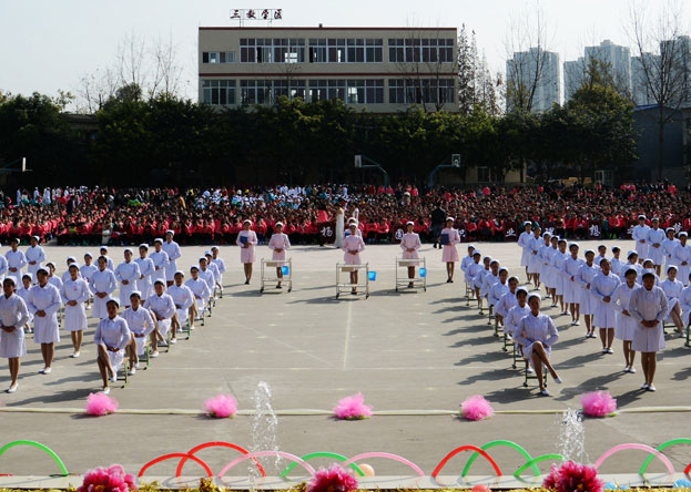 成都華大醫(yī)藥衛(wèi)生學(xué)校2018年報(bào)名條件、招生對(duì)象