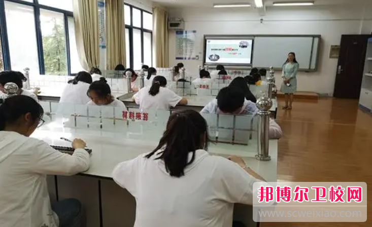 江蘇2023年女生學(xué)護理學(xué)校有沒有前途