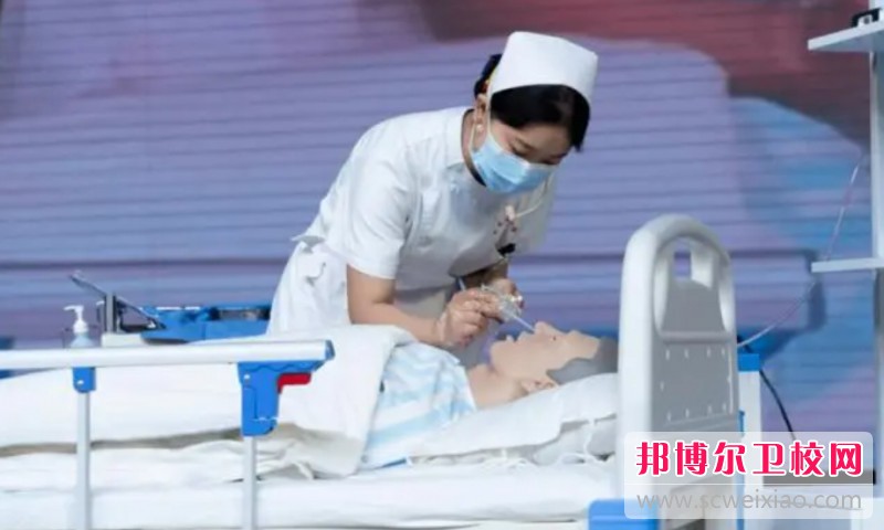 湖南2024年女生在護(hù)理學(xué)校學(xué)什么好