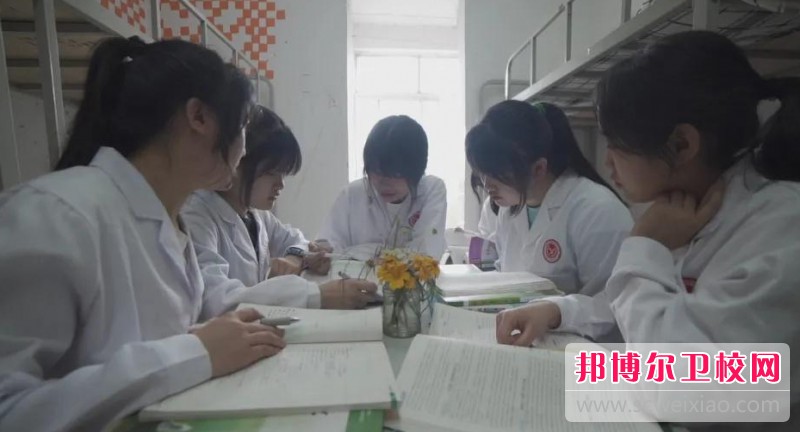 四川2025年護理學校要讀幾年